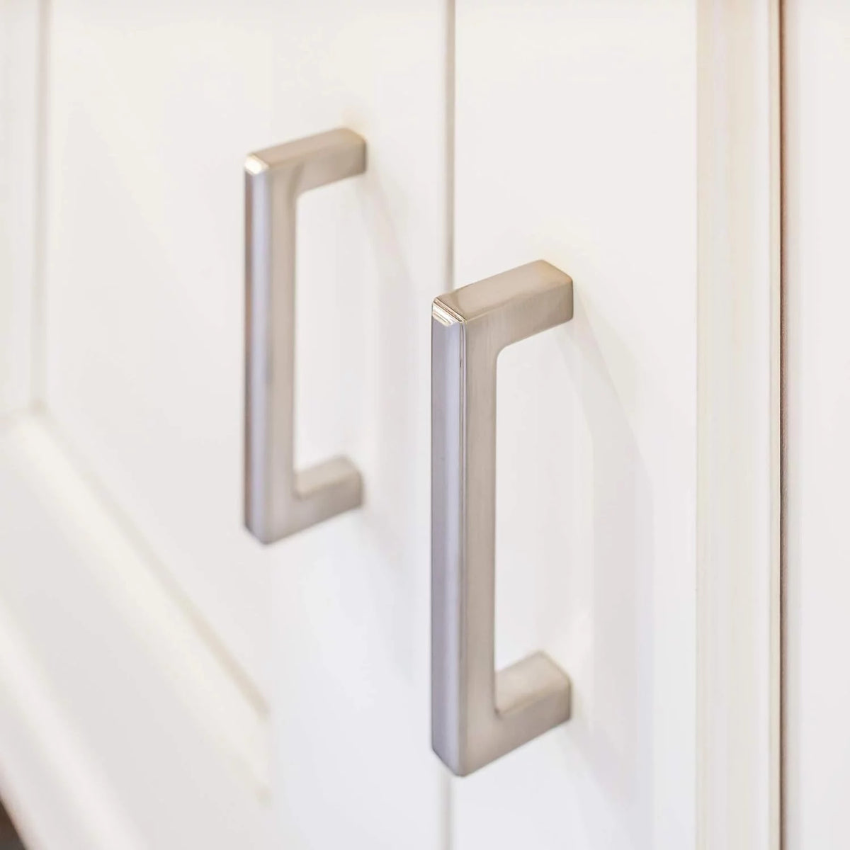 Umbrio 18" Length Bar Handle Kitchen Cabinet Hardware Q524