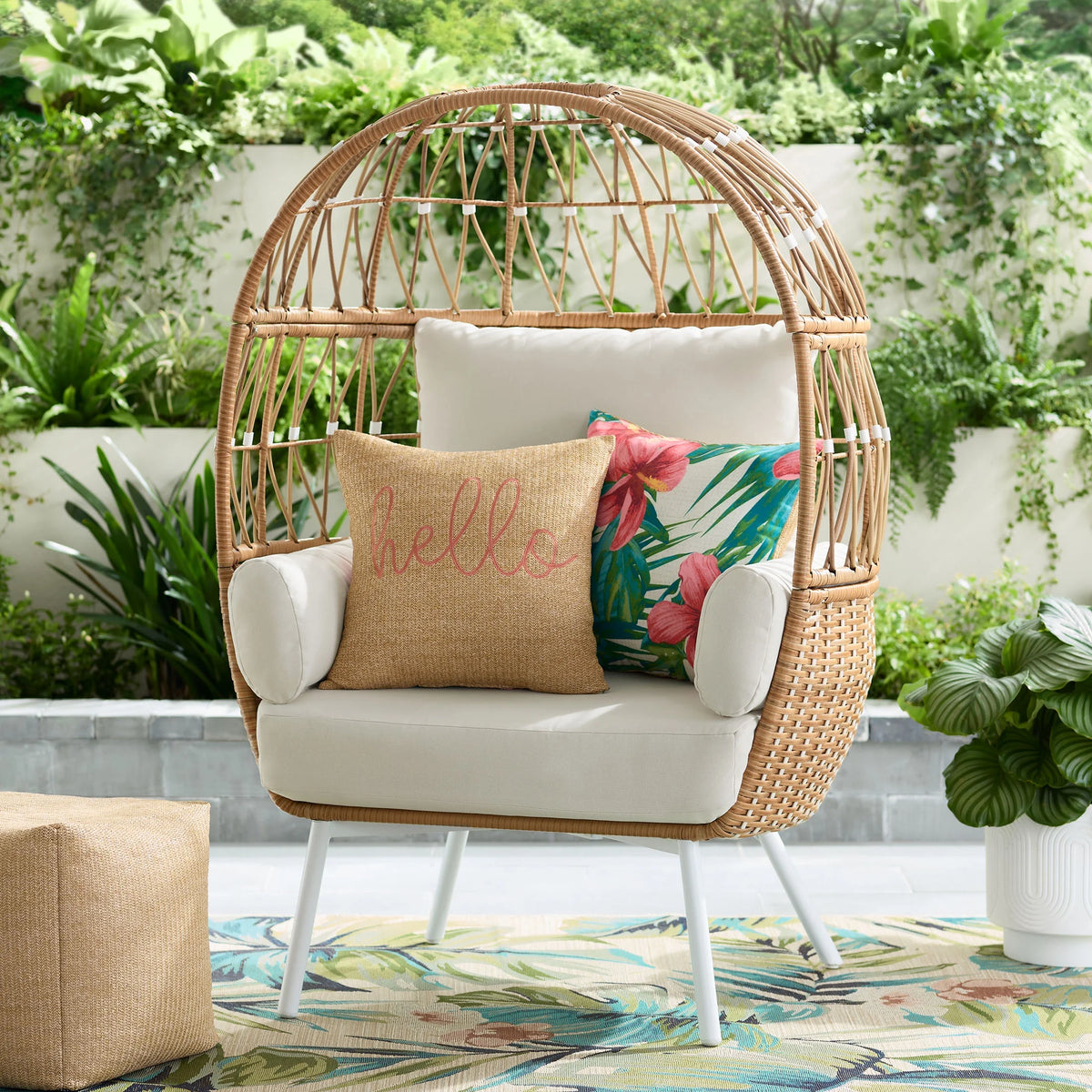 White Wicker Egg Chair K96894